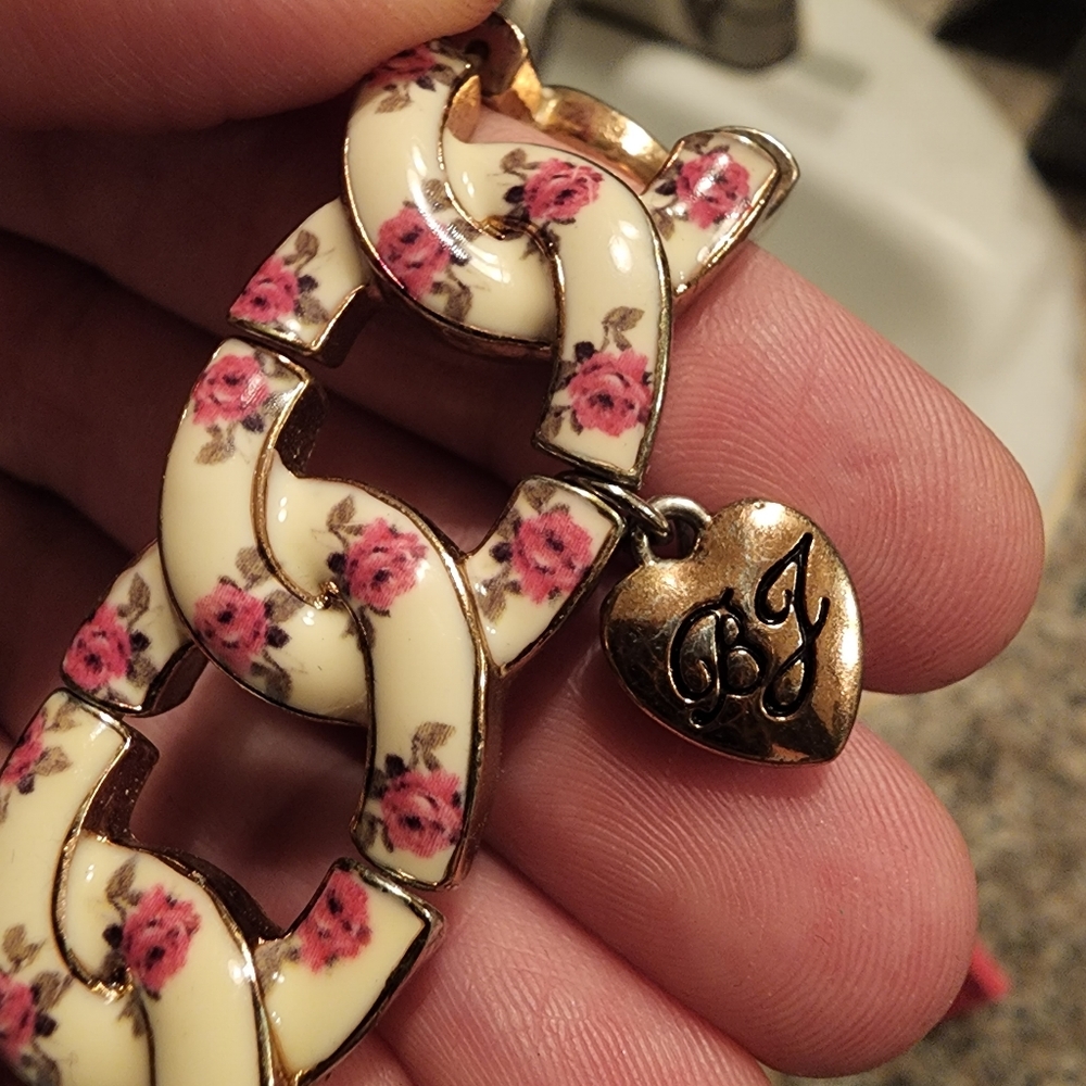 Betsey Johnson stretch bracelet